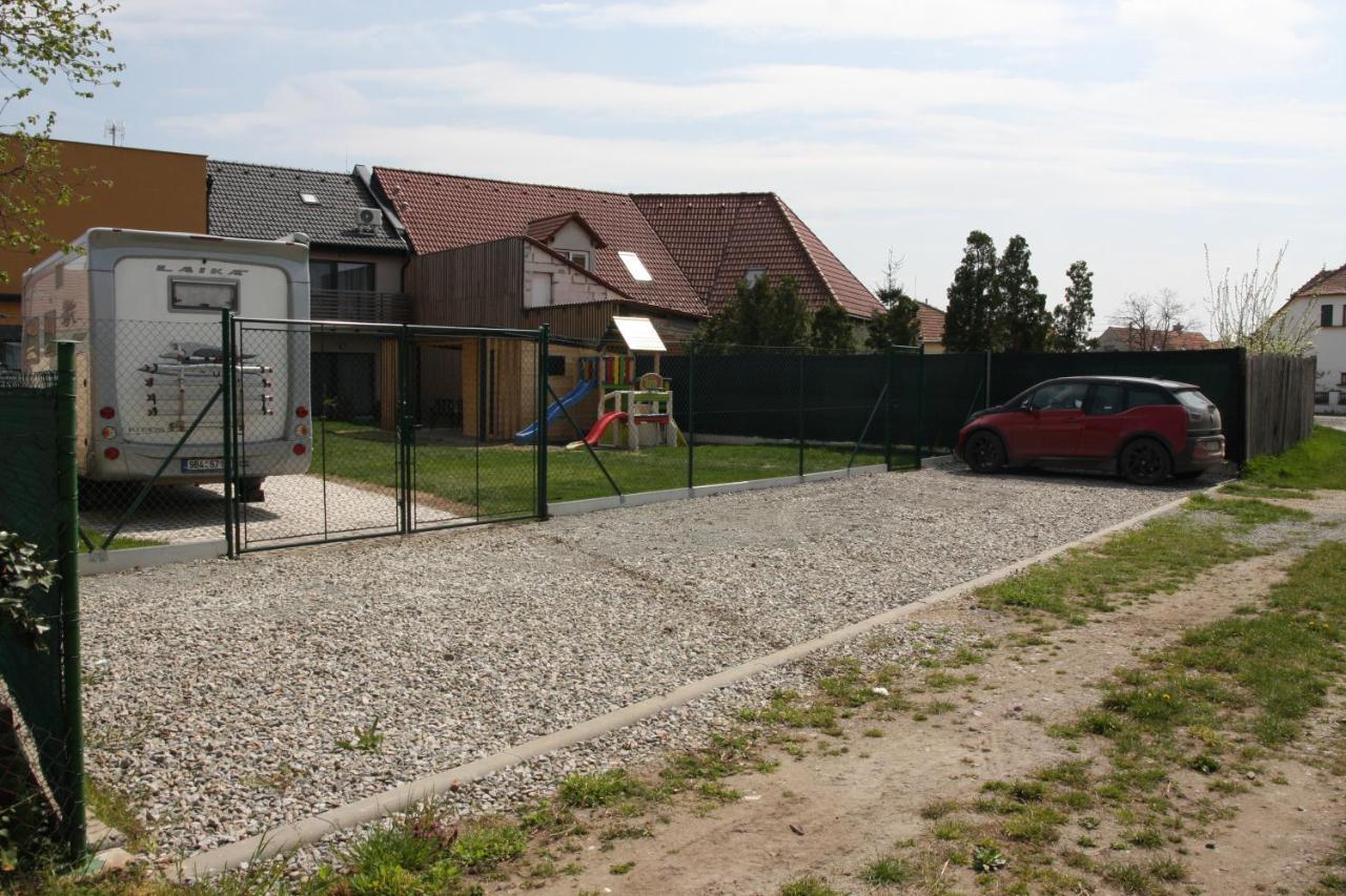 Ferienwohnung Ubytovani V Soukromi Pasohlávky Exterior foto